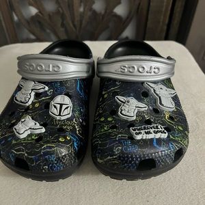 Crocs Unisex-Child Classic Grogu Clog 1 j